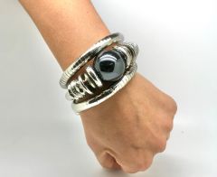 Spektakulärt armband för kvinnor | Black Stone